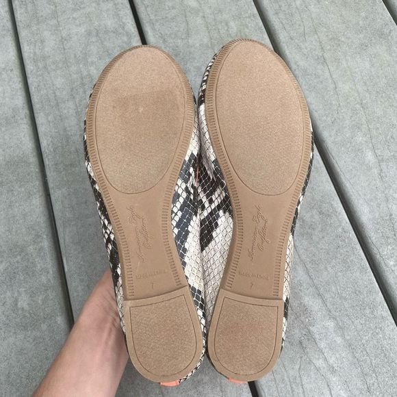 AMERICAN EAGLE OUTFITTERS Snakeskin Flats Shoes Orange Trim Bow Size 7 Comfort - Picture 8 of 8